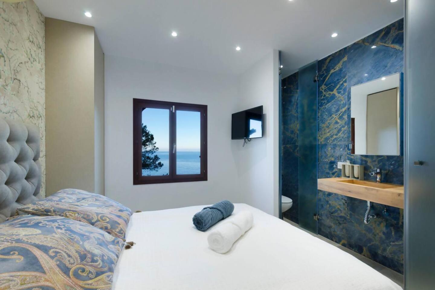 Maripins Con Jacuzzi Y Vistas Unicas Al Mar Banyalbufar